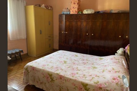 Casa à venda com 240m², 3 quartos e 4 vagas Casa à venda com 240m², 3 quartos e 4 vagasQuarto