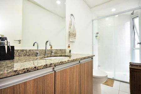 Apartamento à venda com 85m², 2 quartos e 2 vagas Apartamento à venda com 85m², 2 quartos e 2 vagasBanheiro Suíte