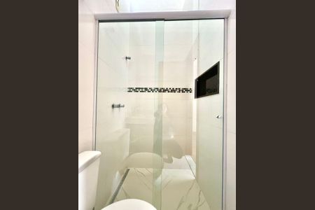 Casa de condomínio à venda com 95m², 3 quartos e 2 vagas Casa de condomínio à venda com 95m², 3 quartos e 2 vagasBanheiro da Suíte