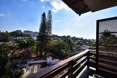 Casa à venda com 518m², 5 quartos e 4 vagasVaranda da Suíte 3