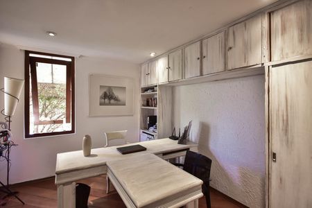 Casa à venda com 518m², 5 quartos e 4 vagasEscritório