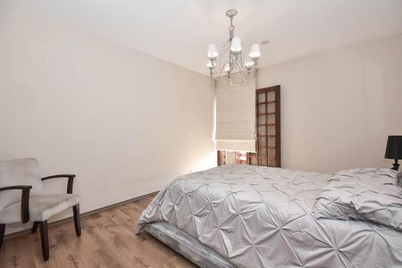 Casa à venda com 518m², 5 quartos e 4 vagasSuíte 2