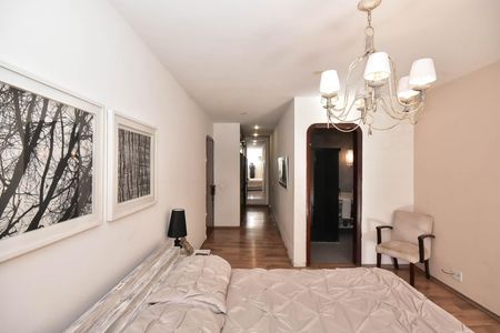 Casa à venda com 518m², 5 quartos e 4 vagasSuíte 2