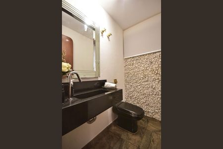 Casa à venda com 518m², 5 quartos e 4 vagasLavabo