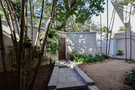 Casa à venda com 518m², 5 quartos e 4 vagasEntrada