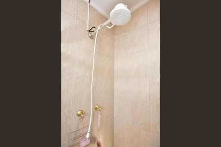 Casa à venda com 518m², 5 quartos e 4 vagasChuveiro do banheiro da Suíte 3