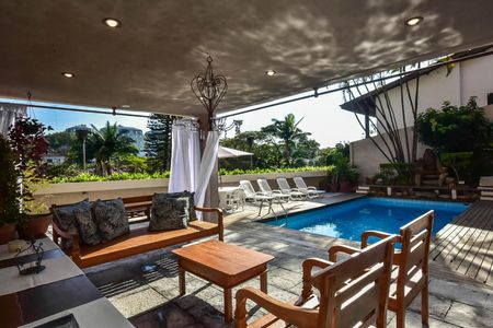 Casa à venda com 518m², 5 quartos e 4 vagasÁrea comum