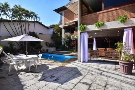 Casa à venda com 518m², 5 quartos e 4 vagasÁrea comum