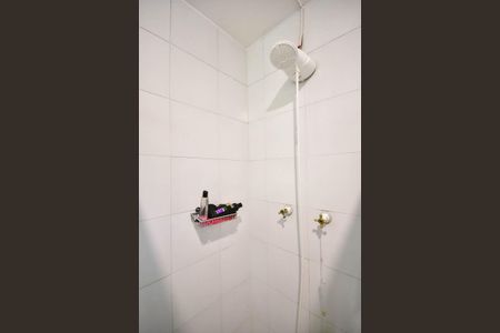 Casa à venda com 518m², 5 quartos e 4 vagasChuveiro da Suíte 1