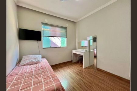 Casa à venda com 200m², 3 quartos e 2 vagasQuarto 2