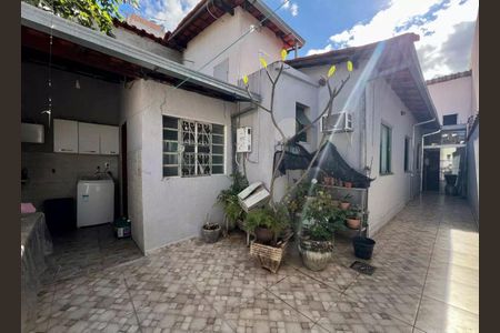 Casa à venda com 200m², 3 quartos e 2 vagasÁrea Externa