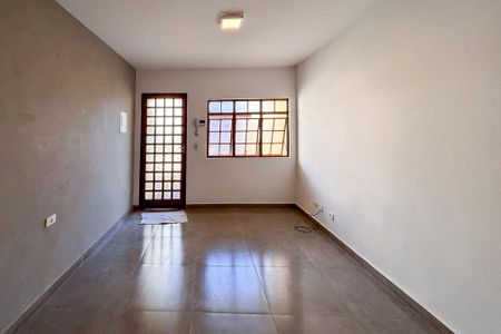 Casa para alugar com 60m², 2 quartos e 1 vagaSala