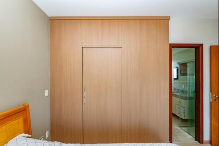 Apartamento à venda com 119m², 3 quartos e 2 vagasCloset da suíte