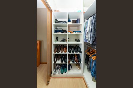 Apartamento à venda com 119m², 3 quartos e 2 vagasCloset da suíte