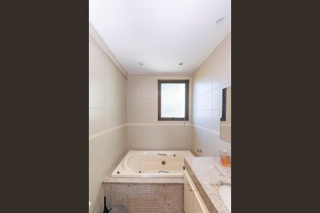 Apartamento à venda com 119m², 3 quartos e 2 vagasBanheiro da Suíte