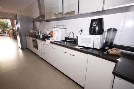 Casa para alugar com 460m², 3 quartos e 2 vagasCozinha