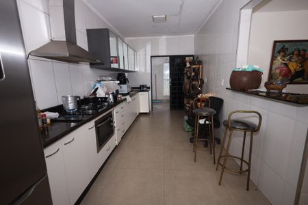 Casa para alugar com 460m², 3 quartos e 2 vagasCozinha