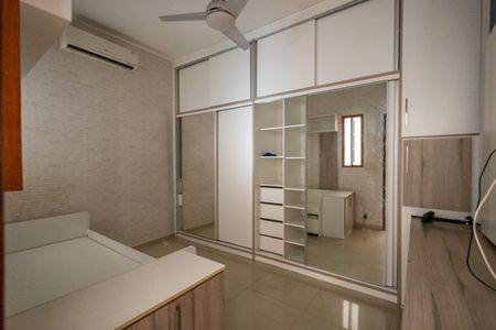Casa de condomínio à venda com 320m², 3 quartos e 2 vagasQuarto 1