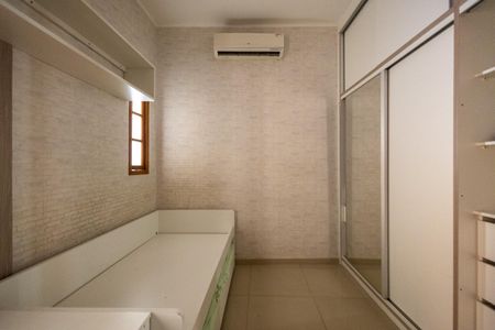 Casa de condomínio à venda com 320m², 3 quartos e 2 vagasQuarto 1