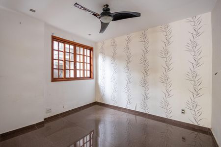 Casa de condomínio à venda com 320m², 3 quartos e 2 vagasSala