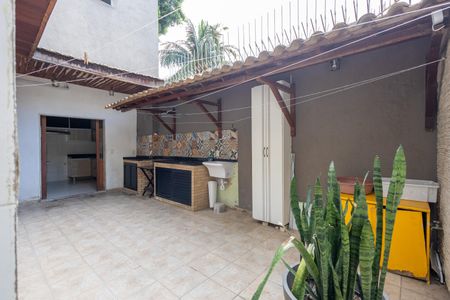Casa de condomínio à venda com 320m², 3 quartos e 2 vagasÁrea de Serviço