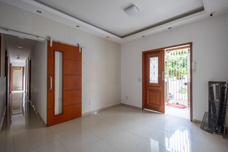 Casa de condomínio à venda com 320m², 3 quartos e 2 vagasSala