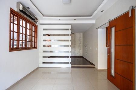 Casa de condomínio à venda com 320m², 3 quartos e 2 vagasSala