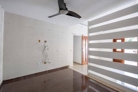 Casa de condomínio à venda com 320m², 3 quartos e 2 vagasSala