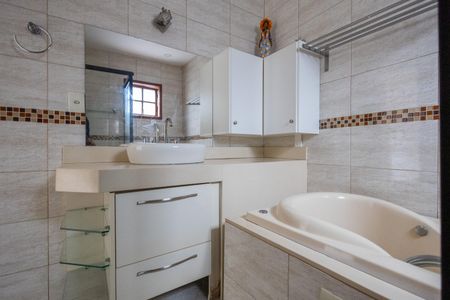 Casa de condomínio à venda com 320m², 3 quartos e 2 vagasBanheiro Suite