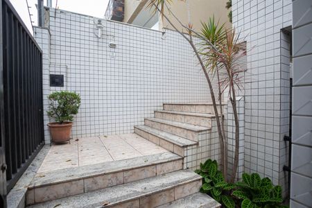 Apartamento à venda com 160m², 4 quartos e 2 vagas Apartamento à venda com 160m², 4 quartos e 2 vagasEntrada