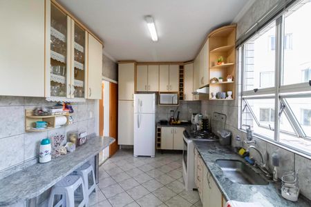 Apartamento à venda com 160m², 4 quartos e 2 vagas Apartamento à venda com 160m², 4 quartos e 2 vagasCozinha