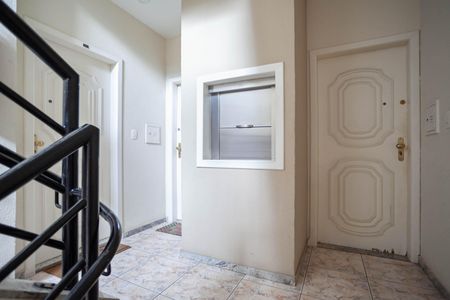 Apartamento à venda com 160m², 4 quartos e 2 vagas Apartamento à venda com 160m², 4 quartos e 2 vagasEntrada