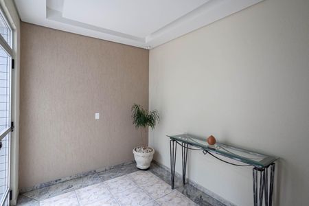 Apartamento à venda com 160m², 4 quartos e 2 vagas Apartamento à venda com 160m², 4 quartos e 2 vagasEntrada