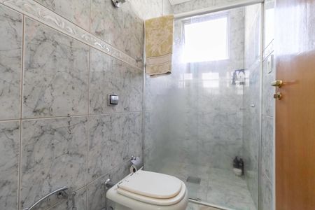 Apartamento à venda com 160m², 4 quartos e 2 vagas Apartamento à venda com 160m², 4 quartos e 2 vagasBanheiro da suíte 1