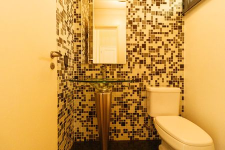 Casa de condomínio à venda com 237m², 3 quartos e 4 vagas Casa de condomínio à venda com 237m², 3 quartos e 4 vagasLavabo