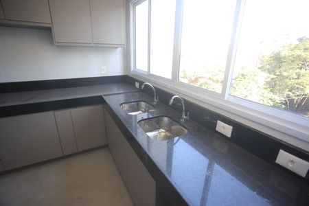 Apartamento à venda com 153m², 4 quartos e 4 vagasCozinha