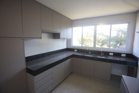 Apartamento à venda com 153m², 4 quartos e 4 vagasCozinha