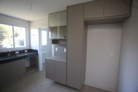 Apartamento à venda com 153m², 4 quartos e 4 vagasCozinha