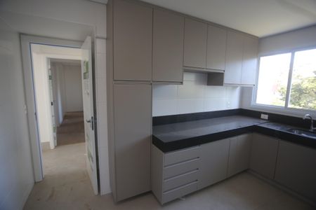 Apartamento à venda com 153m², 4 quartos e 4 vagasCozinha