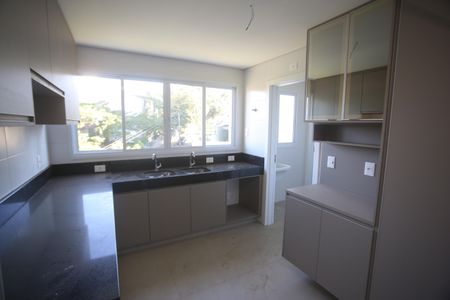 Apartamento à venda com 153m², 4 quartos e 4 vagasCozinha