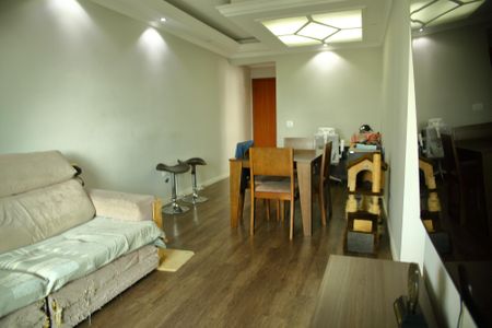 Apartamento à venda com 75m², 2 quartos e 1 vagaSala