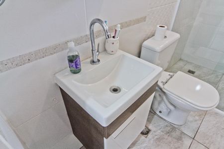 Casa à venda com 220m², 4 quartos e 4 vagasEdícula - banheiro