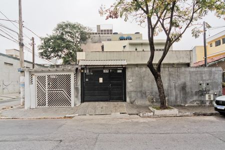 Casa à venda com 220m², 4 quartos e 4 vagasFachada