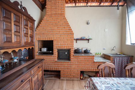 Casa à venda com 202m², 3 quartos e 2 vagas Casa à venda com 202m², 3 quartos e 2 vagasÁrea comum - Churrasqueira