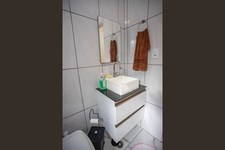 Casa à venda com 202m², 3 quartos e 2 vagas Casa à venda com 202m², 3 quartos e 2 vagasBanheiro Social