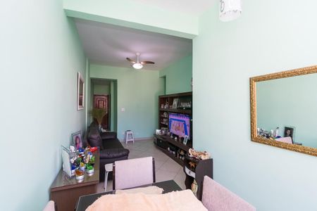 Apartamento à venda com 75m², 2 quartos e sem vagaSala