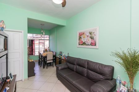 Apartamento à venda com 75m², 2 quartos e sem vagaSala