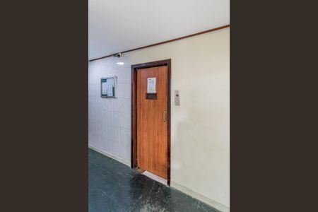 Apartamento à venda com 75m², 2 quartos e sem vagaÁrea comum - Hall do elevador