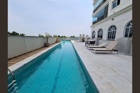 Apartamento à venda com 165m², 3 quartos e 4 vagas Apartamento à venda com 165m², 3 quartos e 4 vagasÁrea comum - Piscina