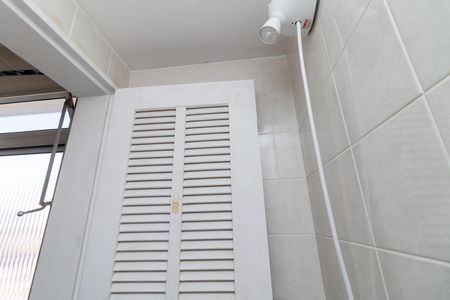 Apartamento à venda com 55m², 2 quartos e 1 vaga Apartamento à venda com 55m², 2 quartos e 1 vagaBanheiro de Serviço